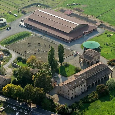 Agriturismo Corte Ghiara *