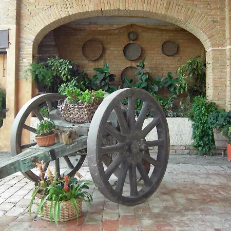 مزرعة للإقامة Agriturismo Corte Ghiara *