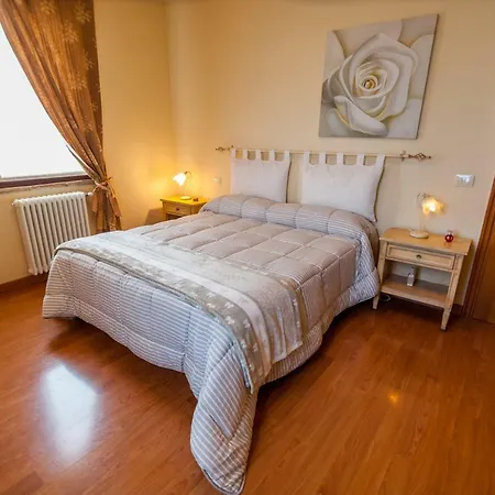 Agriturismo Corte Ghiara 农家乐 *