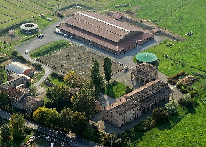 Agriturismo Corte Ghiara *