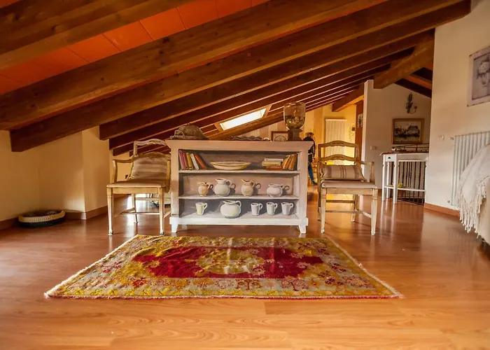 مزرعة للإقامة Agriturismo Corte Ghiara *