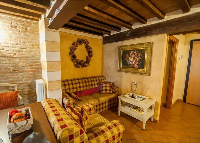 Agriturismo Corte Ghiara ファームステイ フォンタネッラート