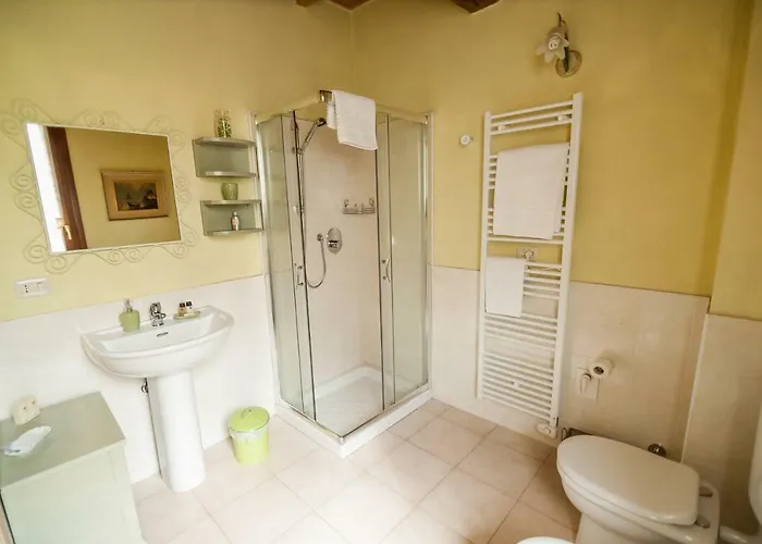 Agriturismo Corte Ghiara مزرعة للإقامة *